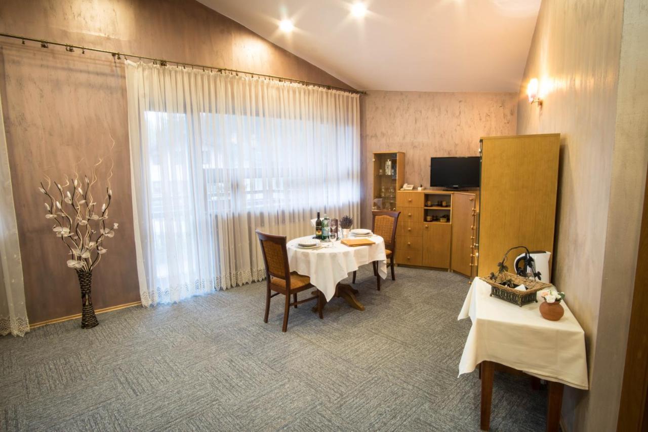 Hotel Šomka Drienica Buitenkant foto