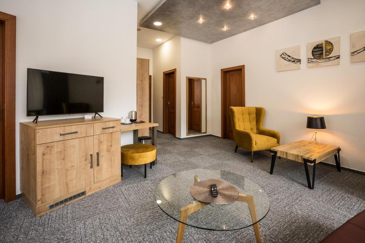 Hotel Šomka Drienica Buitenkant foto